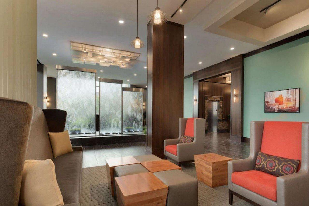 Embassy By Hilton Chicago