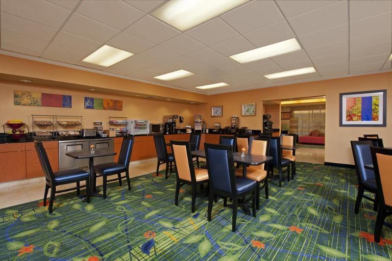 Hotel Embassy By Hilton Chicago Naperville