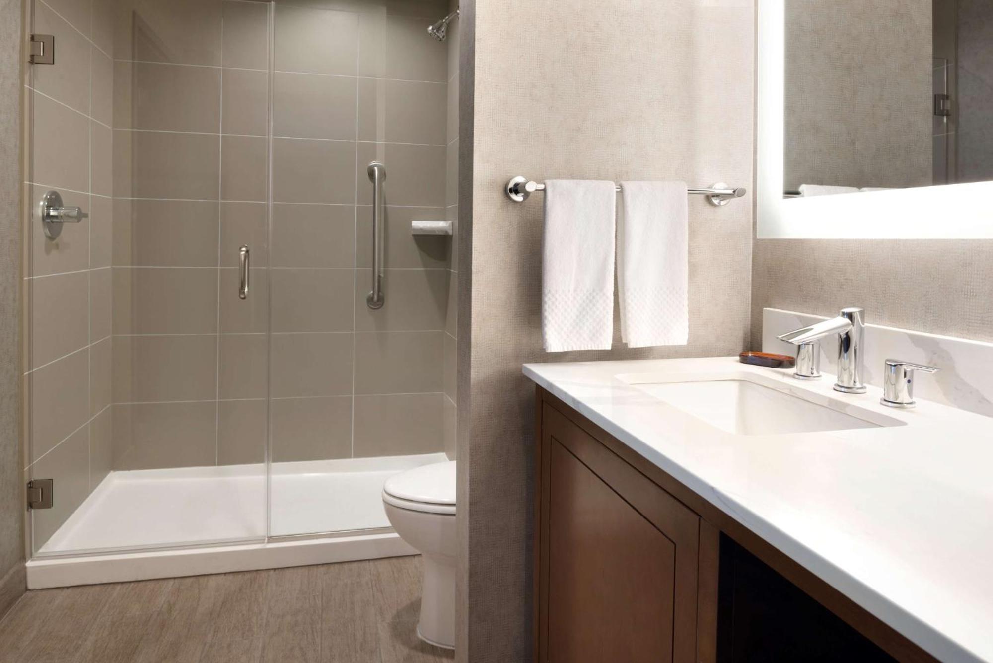 Embassy By Hilton Chicago 4* Naperville