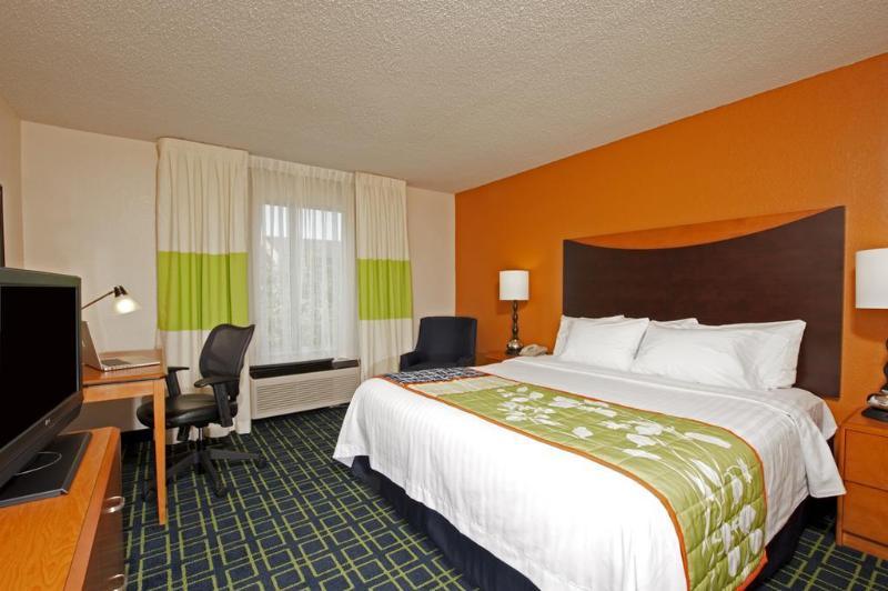 Hotel Embassy By Hilton Chicago 4*