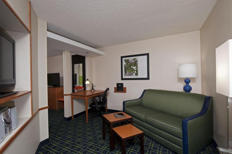 Embassy By Hilton Chicago Hotel 4*
